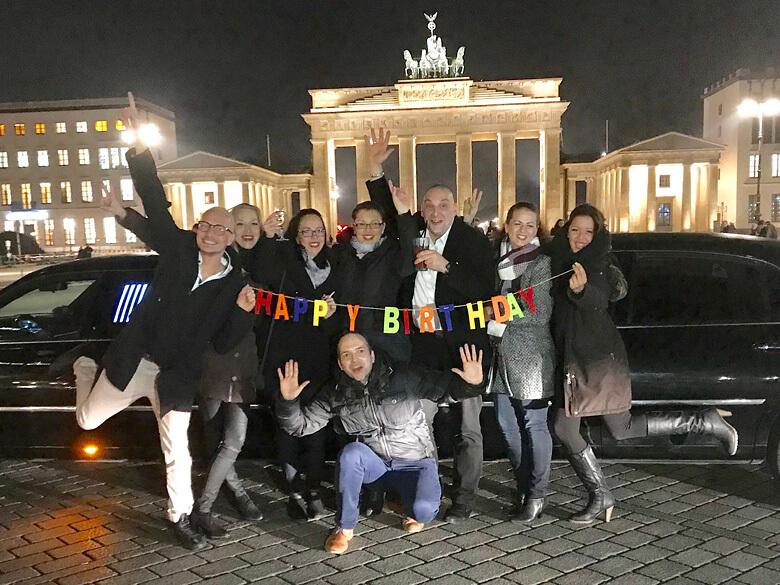 Limousine zum Geburtstag Partyspass Berlin Brandenburger Tor