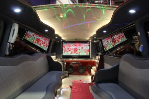 T3 Bulli Limousine mieten - extravaganter Innenraum