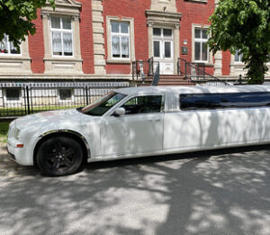 Chrysler Stretch Limousine zur Miete für Ihre Hochzeit